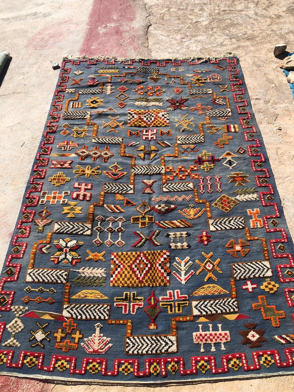 Tapis berbère - Kilim de Taznakht 3.10m x 1.97m Bientôt/Soon