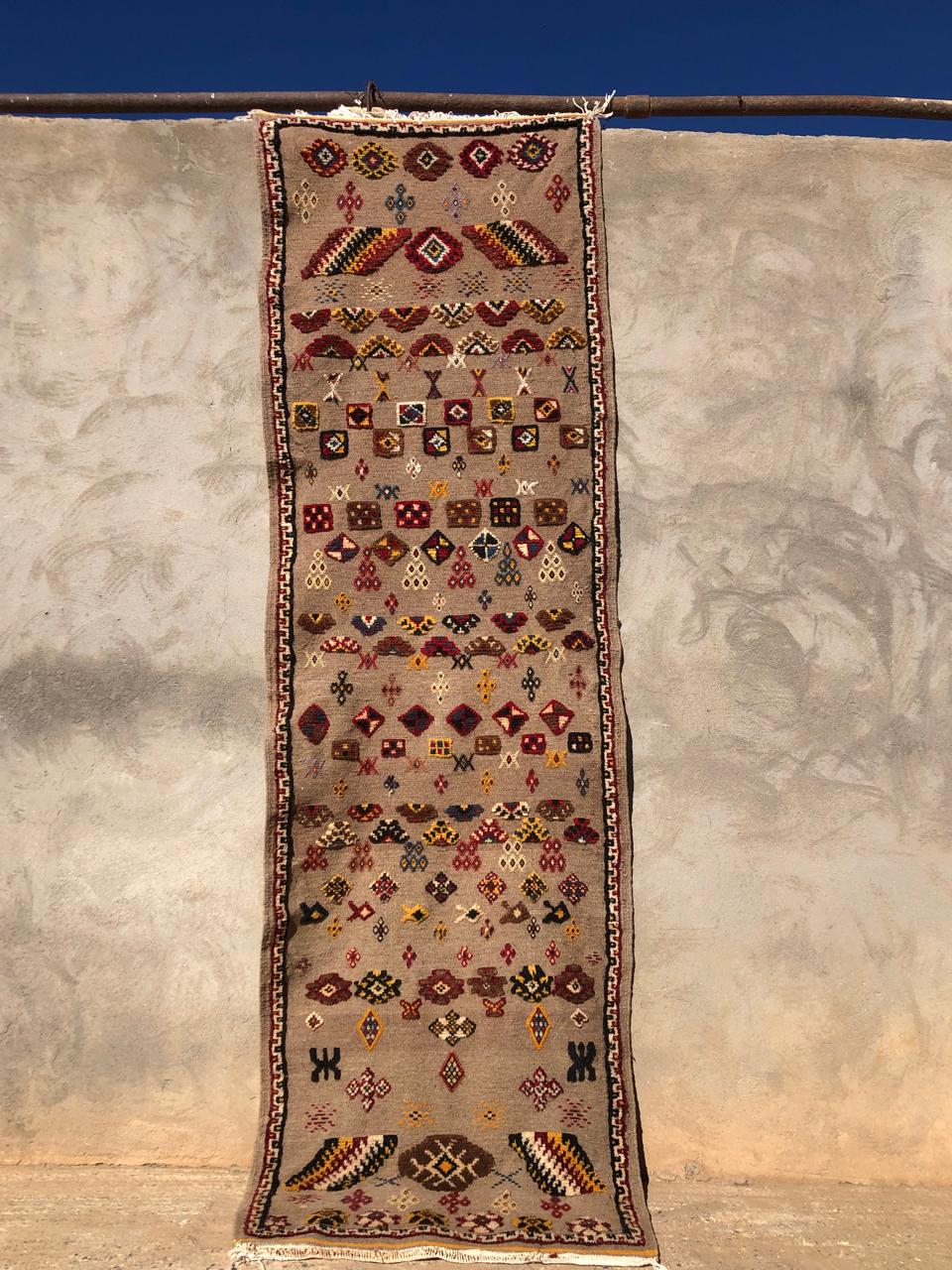 Tapis berbère - Kilim de Taznakht 2.50m x 0.80m Bientôt/Soon